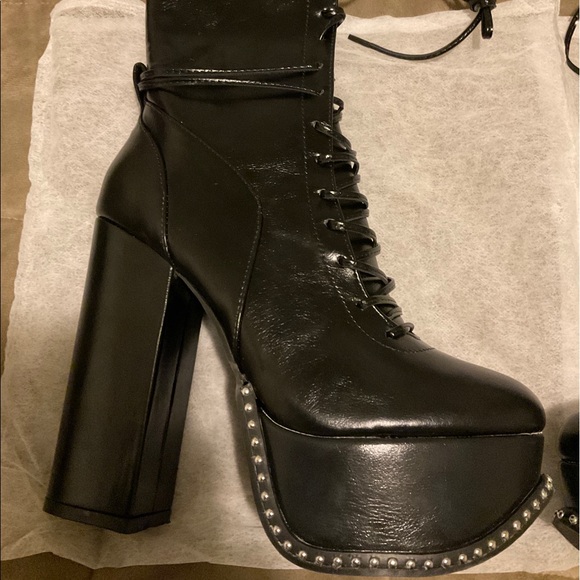 🆕BLACK LEATHER CHUNKY HEEL BEADED PLATFORM LACE-UP IT GIRL CULT STOMPER BOOTS - Picture 12 of 16